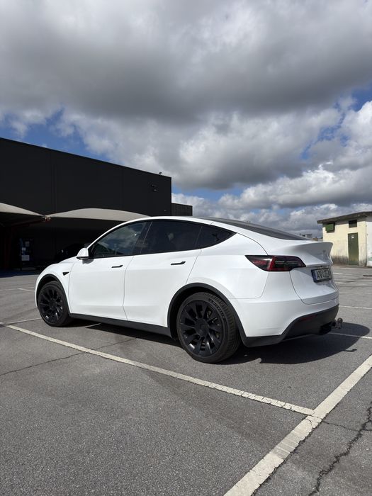 TESLA model Y standard range - 12/2022