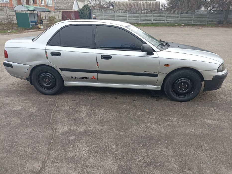 Продам Мітсубісі Каризма 2001 року 1,8 GDI з переоформленням