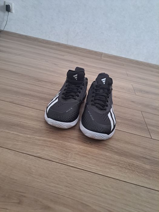 тенісні кросівки лінійки Adidas CourtJam Control
