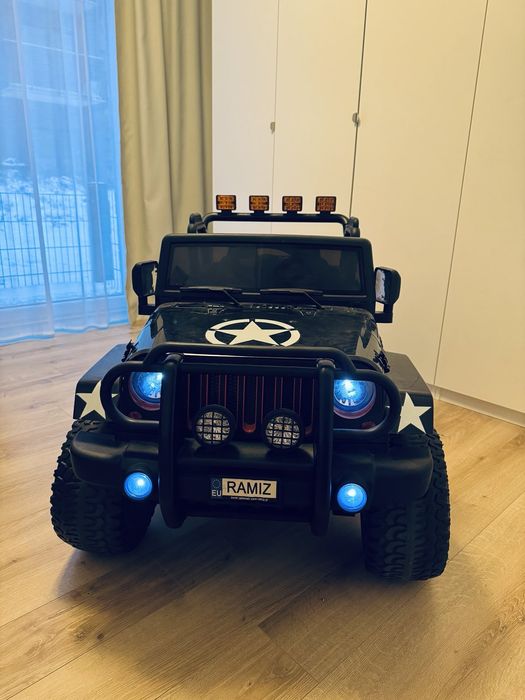 Auto na akumulator Ramiz Monster 4x4 Czarny | 2-osobowy | Zestaw