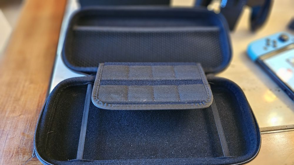 Nintendo Switch OLED 64GB (Neon Blue/Red) – Impecável