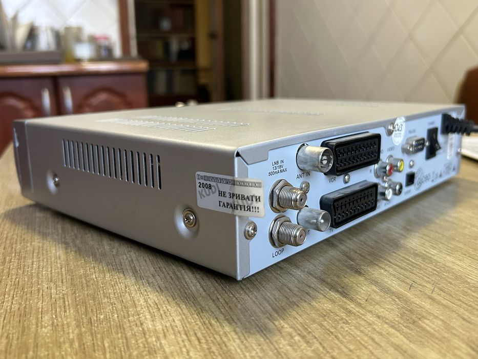 Тюнер супутниковий Globo