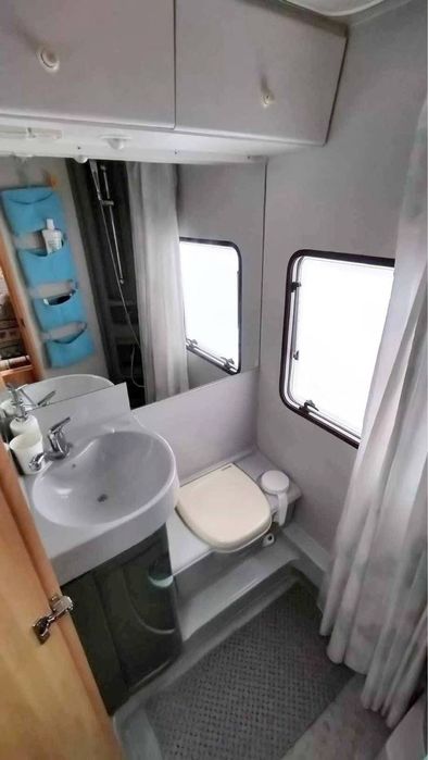 Alugo autocaravana de 6 lugares