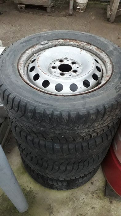 Шини з дисками на мерседес вітопродам