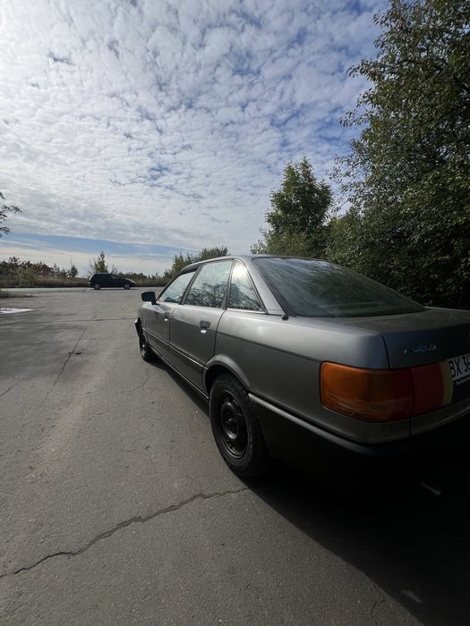 Продам Audi 80.