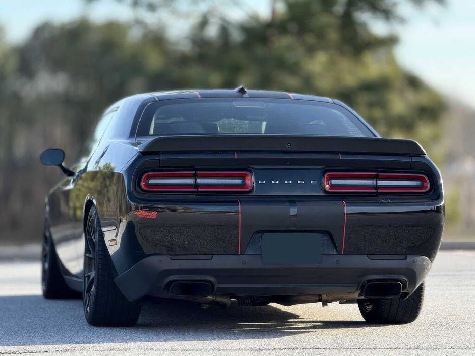 Dodge Challenger SRT Hellcat      2016