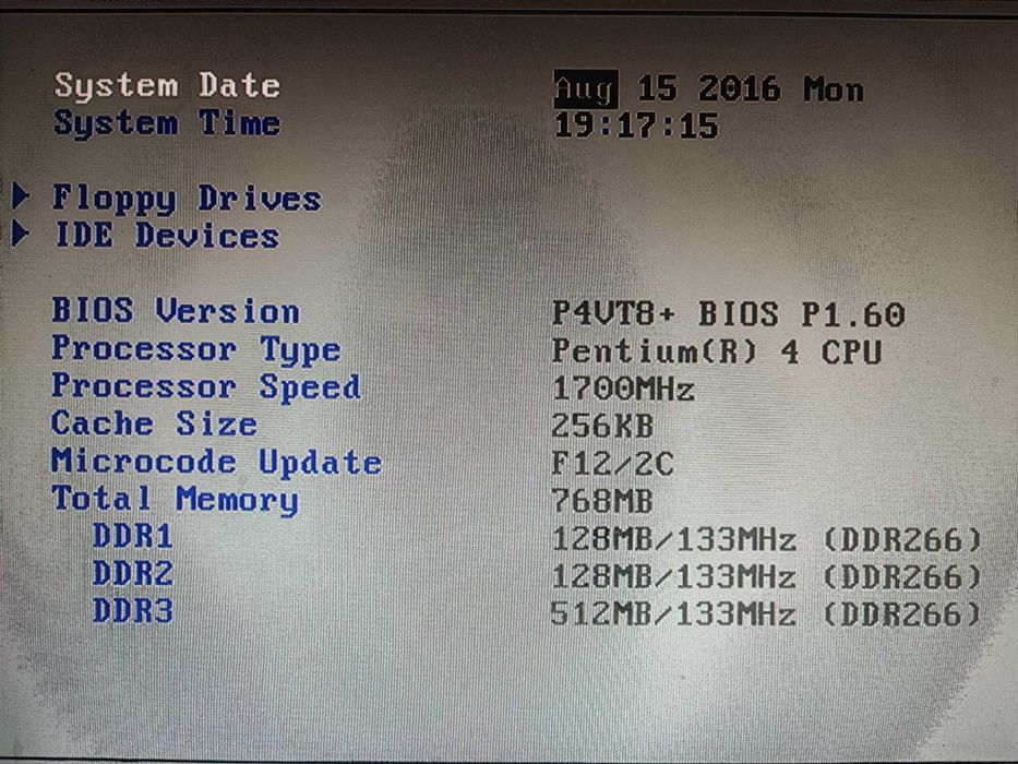 Retro komputer pentium 4 z dodatkami