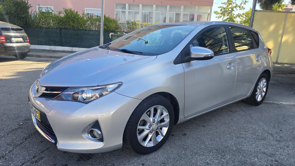Toyota Auris 1.33 Vvt-i apenas 100.000km