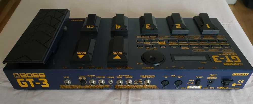 Profesjonalny efekt gitarowy- Okazja JAK NOWY