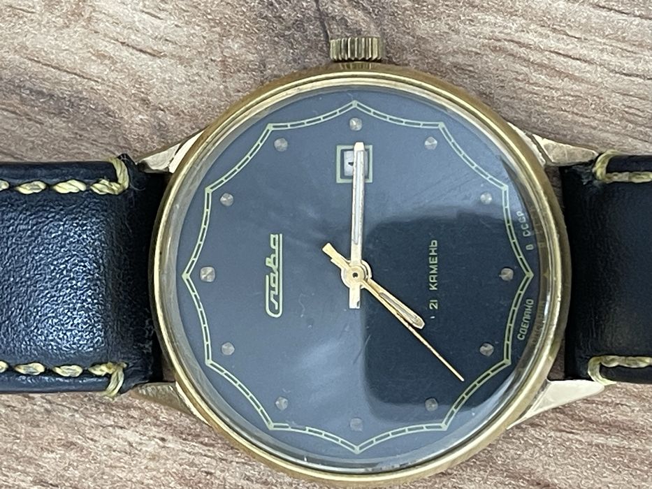 Годинник позолочений AU10