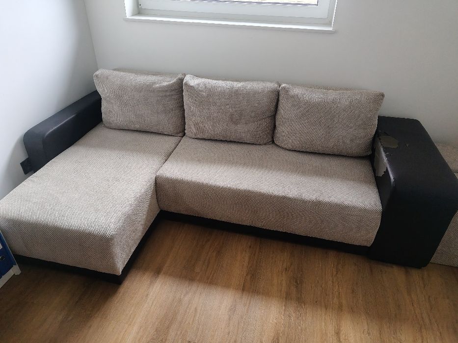 Narożnik sofa rogówka z pufami
