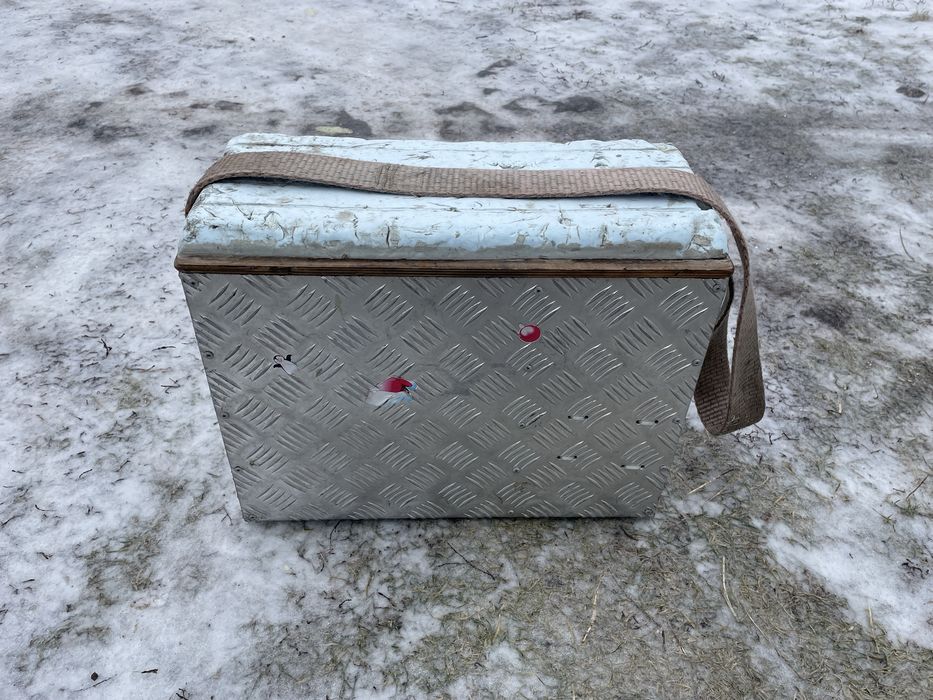 Ящик для зимової риболовлі