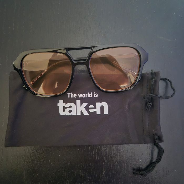 Óculos Taken novos