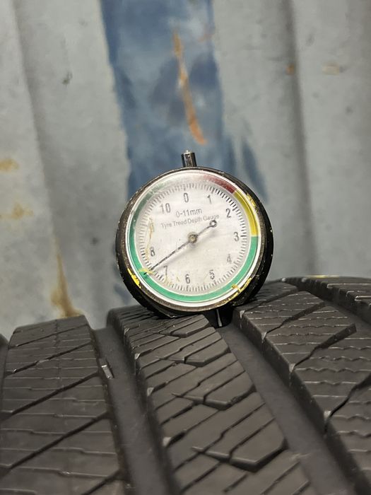 *Opony vredestein 225/40/18 para