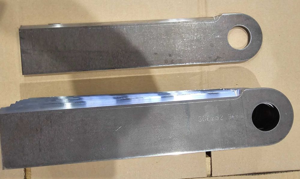 Nóż do przystawki 300x62x6 ∅30mm, cały z Hardox 500