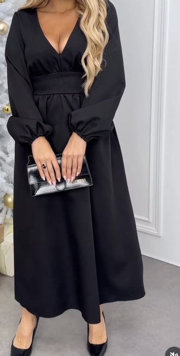 Чорна довга сукня