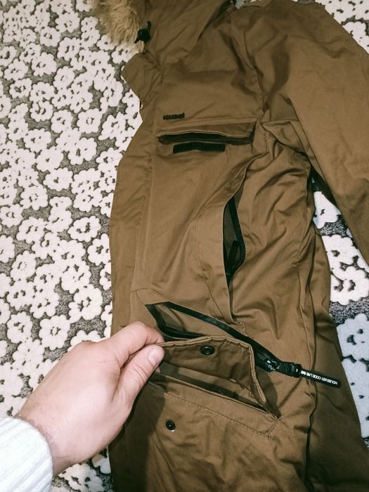 Якісна зимова куртка.