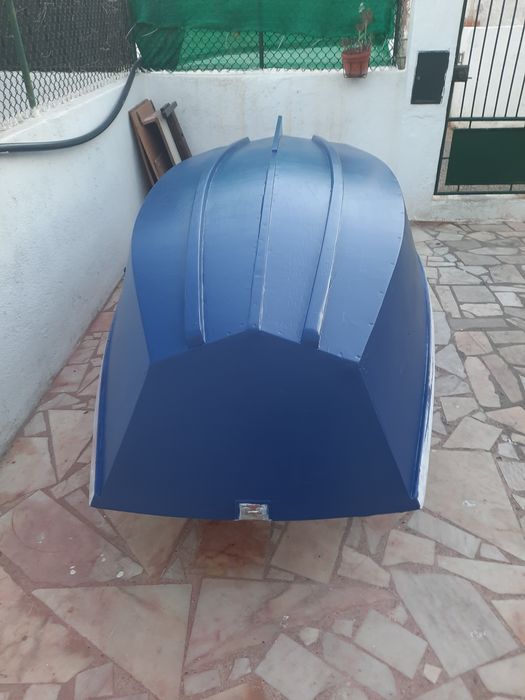 Vendo barco pequeno em bom estado