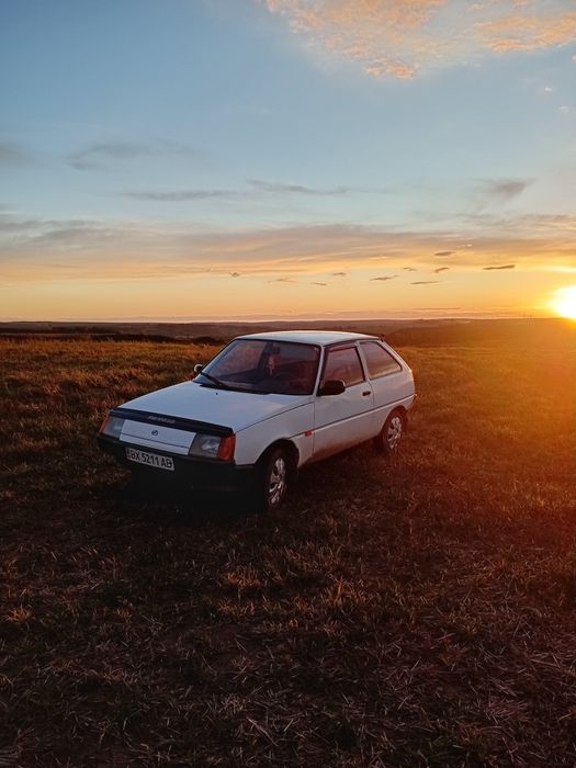 В продажі Таврія-1102