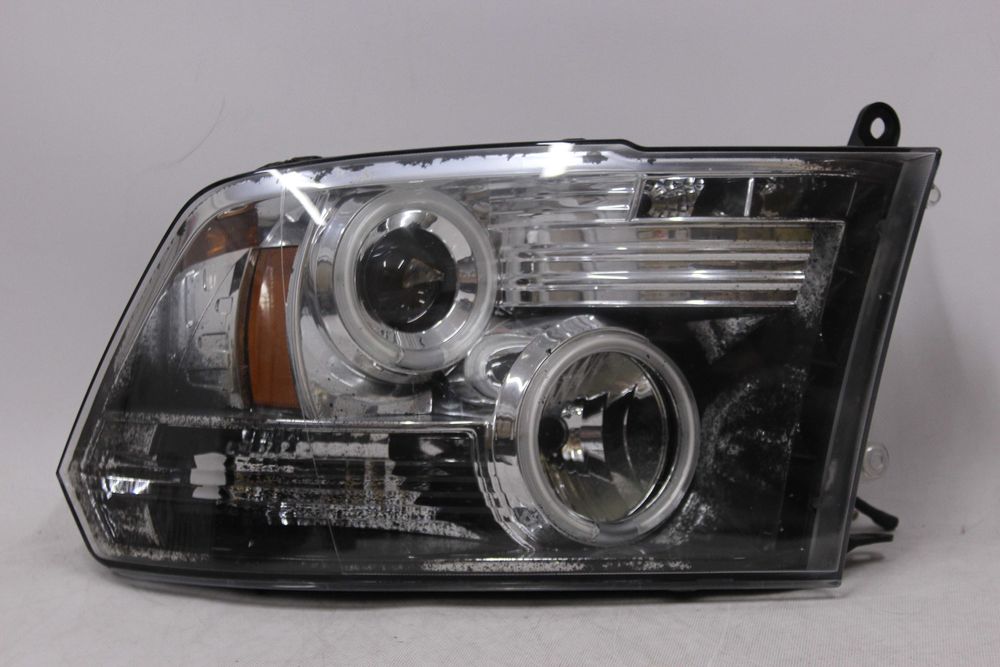 Lampy reflektory przednie przód DODGE RAM 09-18 RINGI LED TUNING CHROM