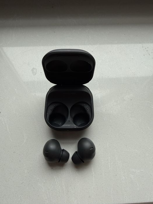 Samsung Galaxy Buds 2 Pro Czarne - stan idealny. Etui Spigen