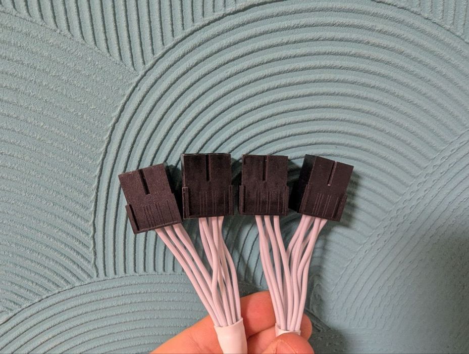 Перехідник 4хPCI-E 8pin - PCI-E 5.0