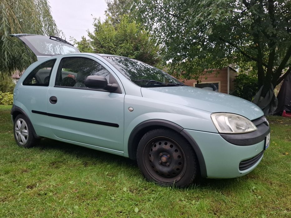 Opel Corsa.    C