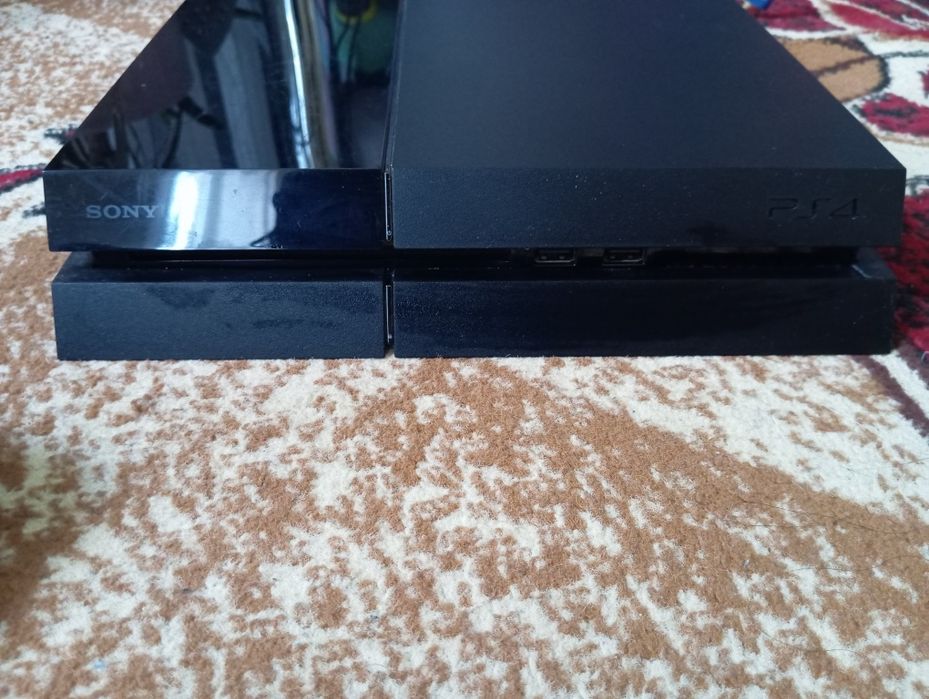 Приставка Soni Playstation 4
