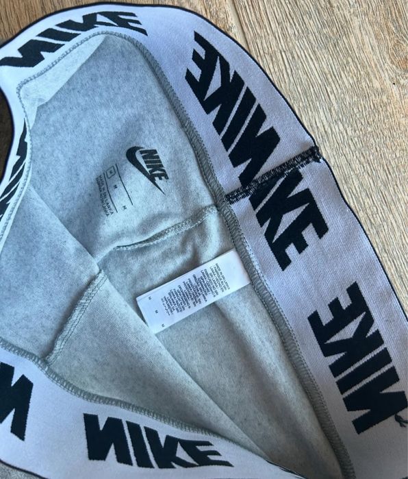 Сірі лосини Nike