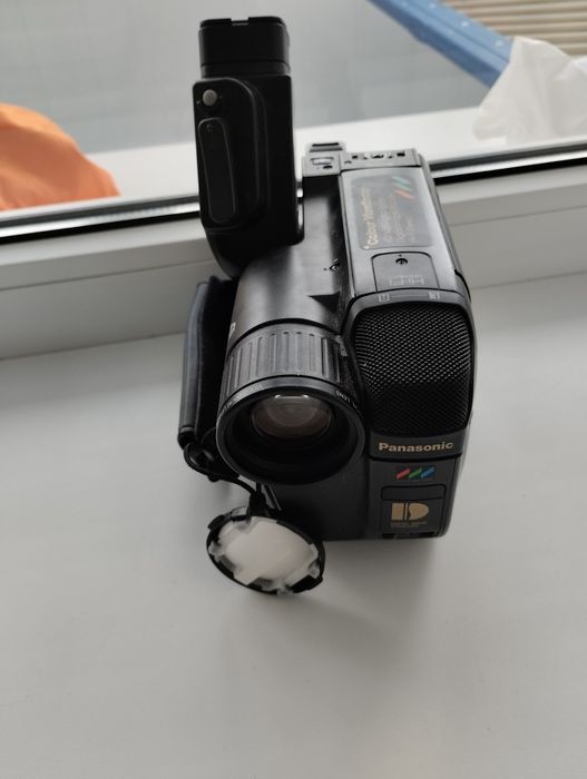Panasonic видеокамера VHS-C на видеокассетах