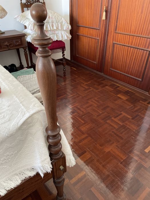 Conjunto Mobilia de Quarto: 2 Camas de Solteiro