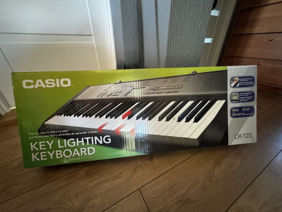 Casio LK-120 - keyboard z podświetlanymi klawiszami