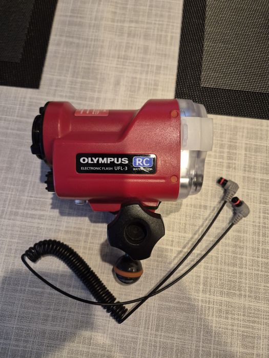 Olympus UFL-3 podwodna lampa błyskowa