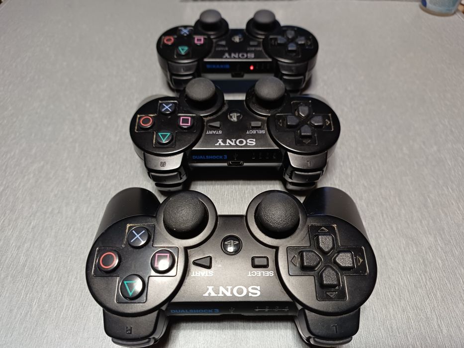 Продам майже повний комплект SONY PlayStation  3 в ідеальному стані