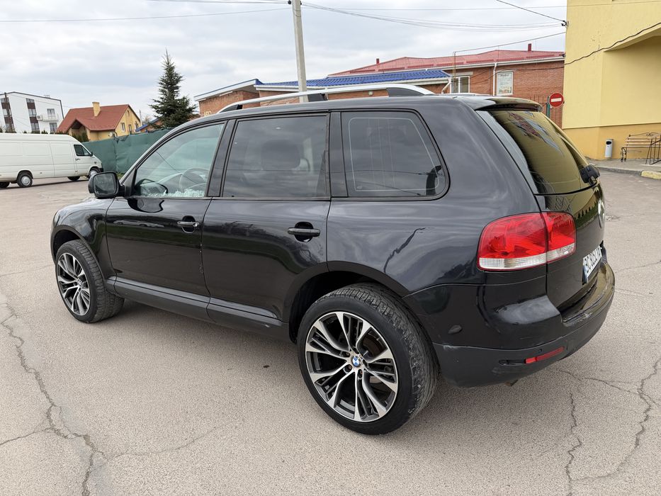 Volkswagen Touareg Гарний стан