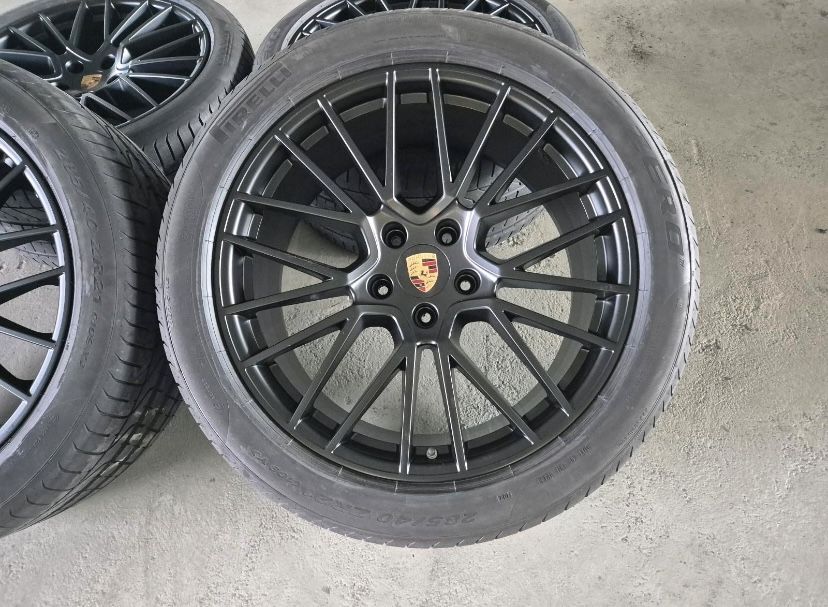 Oryginalne koła zimowe 21 cali Porsche Cayenne 9Y0 E3 275/40 R21 305/35 R21 7mm