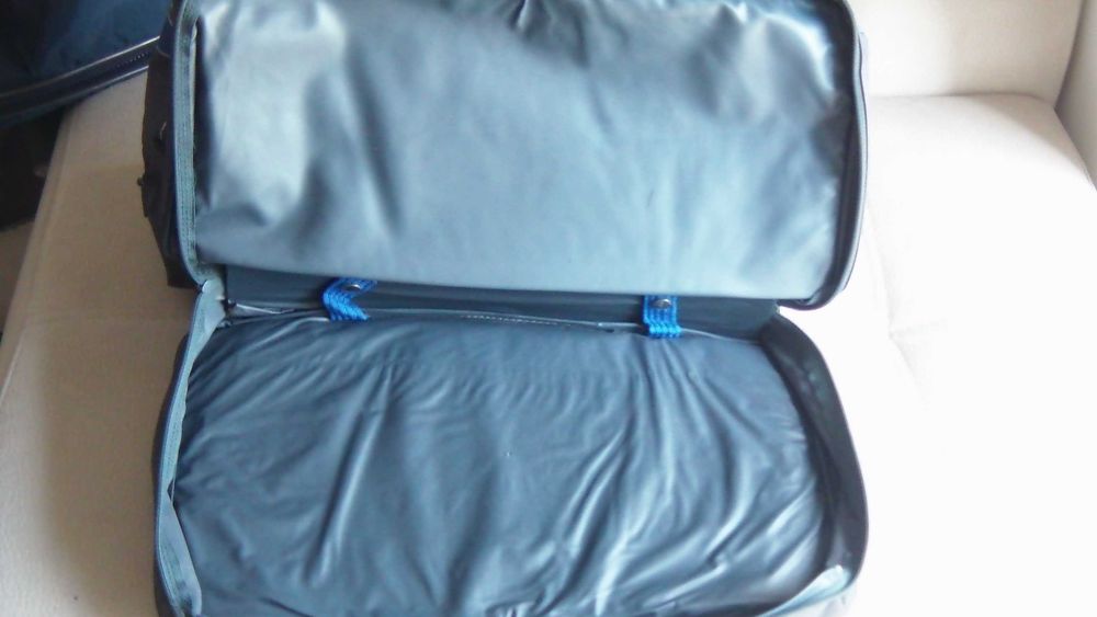 Saco de viagem Adidas em muito bom estado