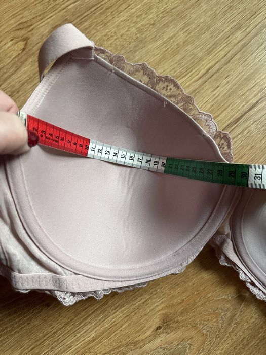 Bezszwowa miseczka 95E/F  koronka biustonosz nowy