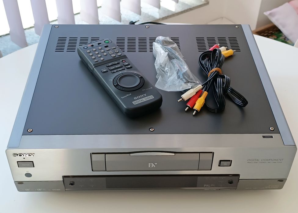 Video DV Sony DHR-1000NP, como novo.