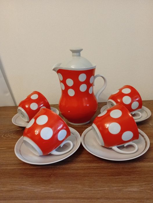 Різні яскраві чудові горохи