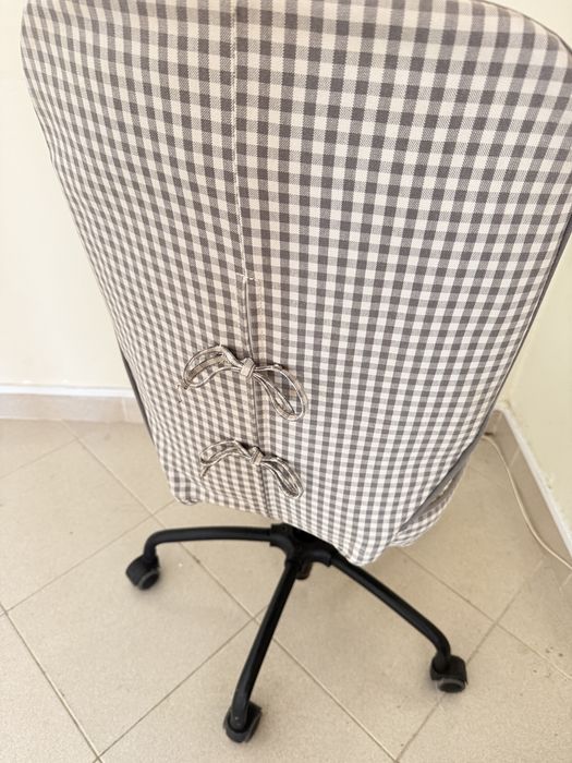 Cadeira em tecido IKEA