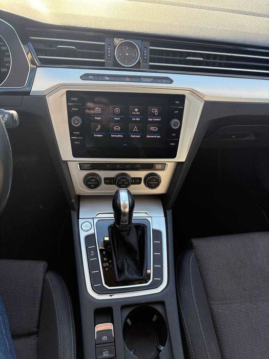 Volkswagen Passat 2019 дизель 2,0 автомат