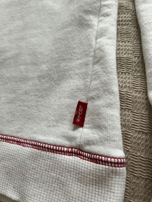 Biała bluza Levi’s