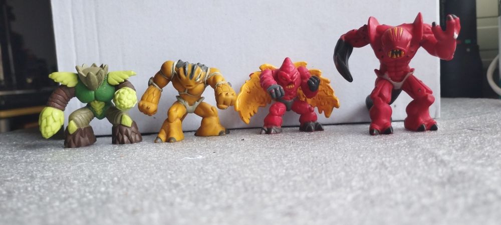 Bandai - Hasbro Giochi Preziosi e outros bonecas vintage