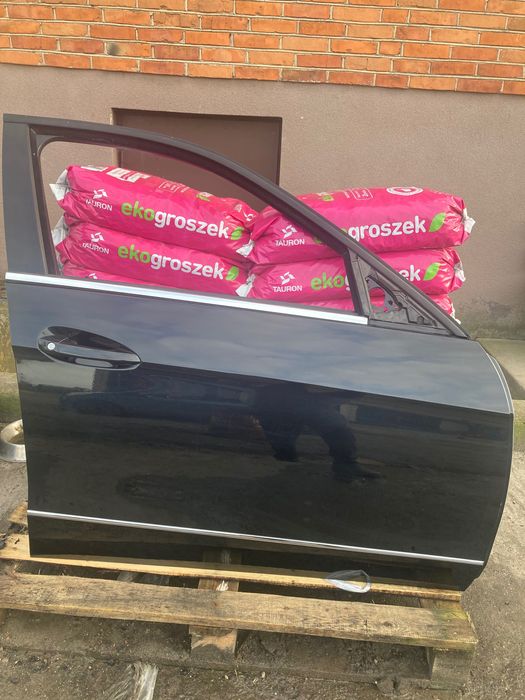 Mercedes e klasa w 212 drzwi i błotnik czarny 197