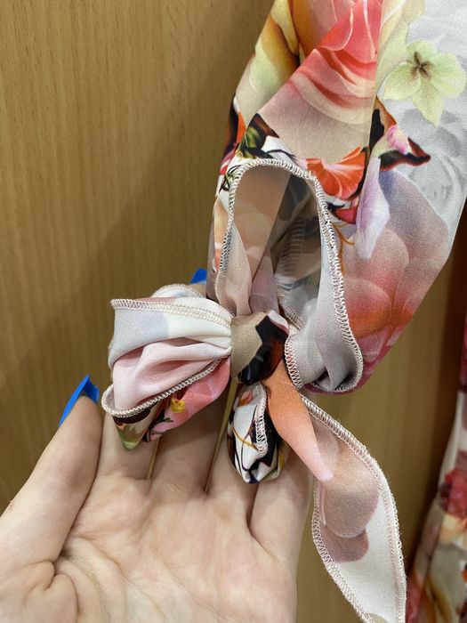 Piękna długa sukienka kwiatowa