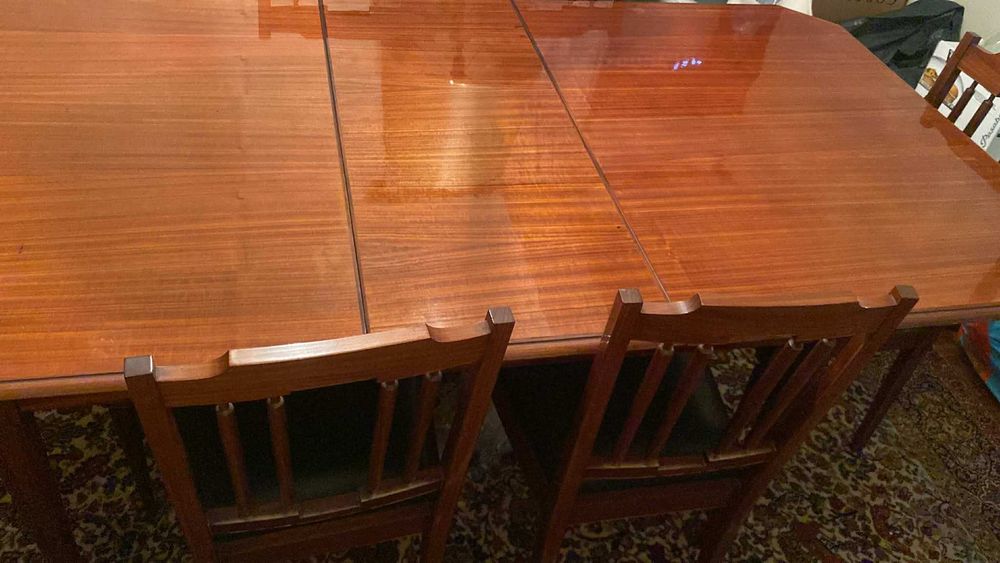 Mobilia Jantar Vintage (aparador + mesa extensivel + 6 cadeiras)
