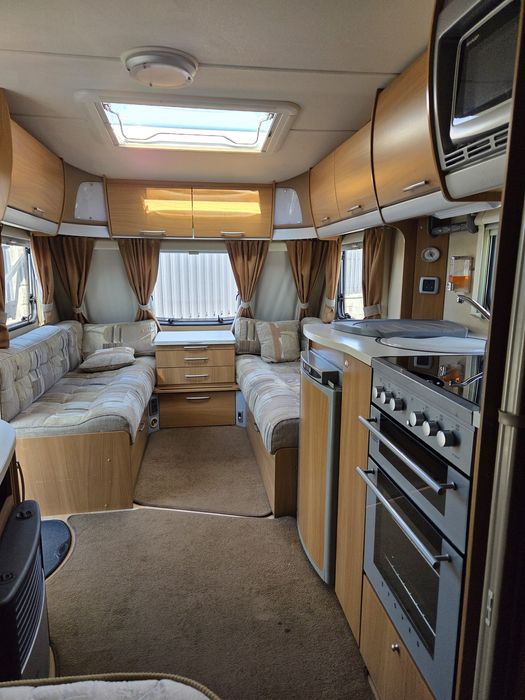 ACE Viscount автобудинок
Гарний дуже! зручний  та затишний будинок для