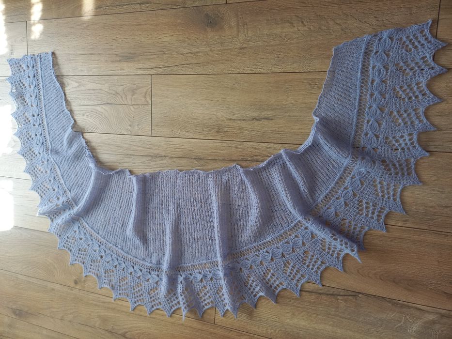 Chusta z alpaki i jedwabiu ręcznie robiona na drutach