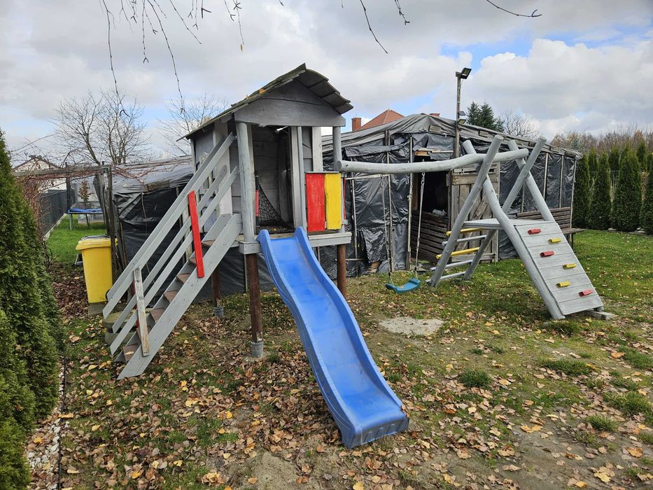 Domek dla dzieci, zjeżdżalnia, piaskownica, huśtawka